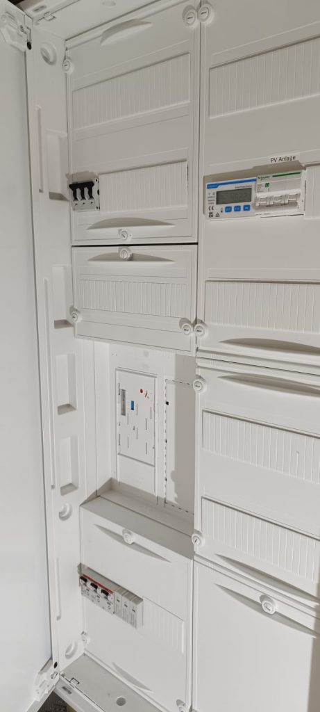 ✓ Kontakt: ☎ 01575 1793541 ✓ Zuverlässiger Elektriker Fachbetrieb ✓